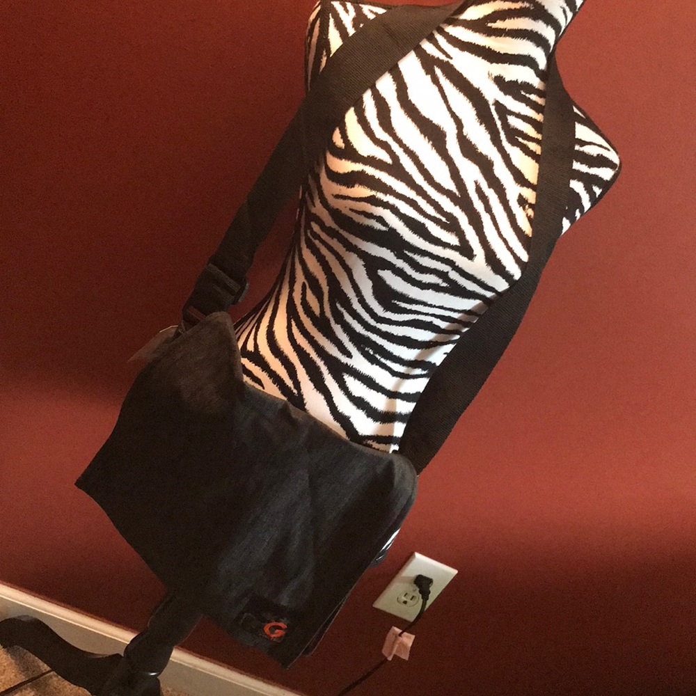 Guess Messenger Bag